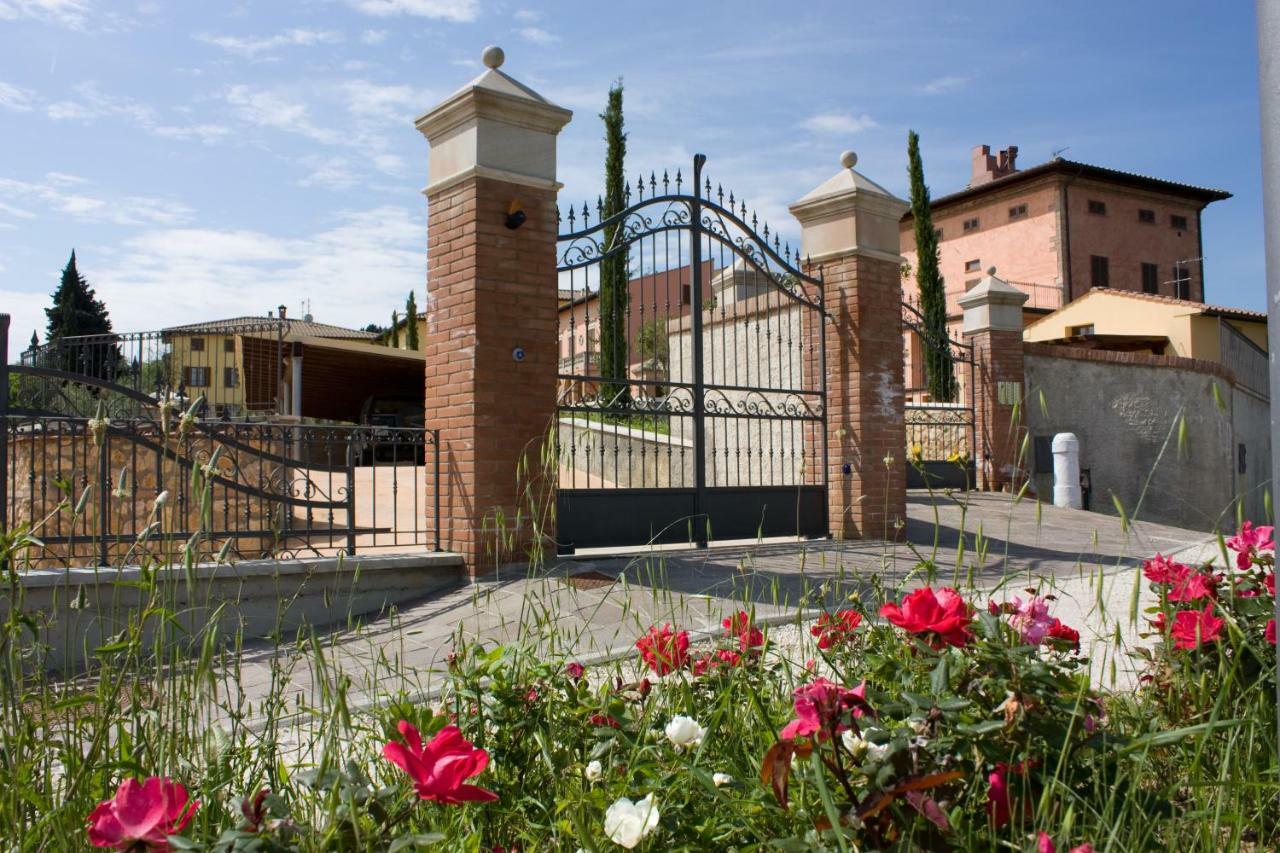 Aparthotel Borgo Di Gramugnana Usigliano Exterior foto